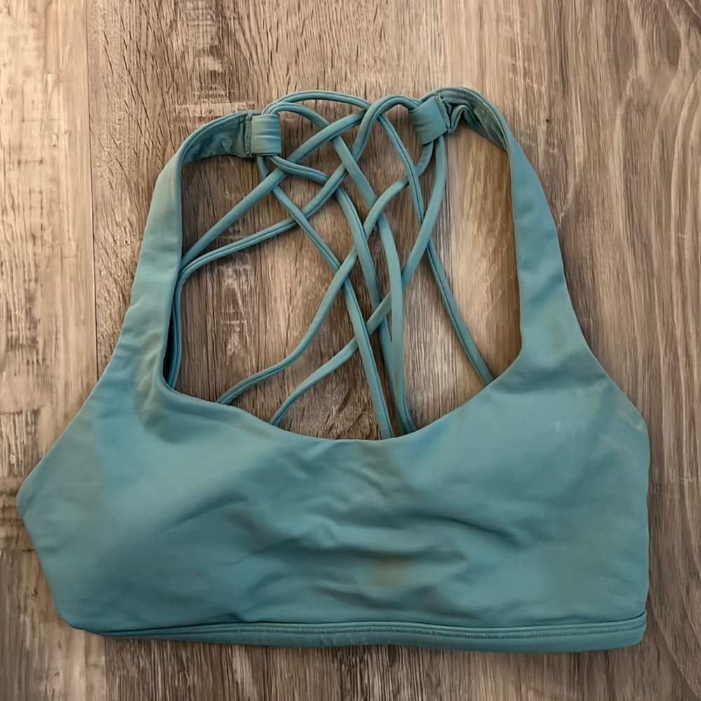 LULULEMON FREE TO BE SERENE SPORTS BRA